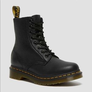 Dr. Martens 1460 Pascal Virginia Leather Boots in Black